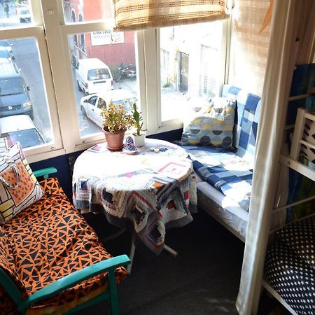 My Happy Home Hostel Измир Екстериор снимка