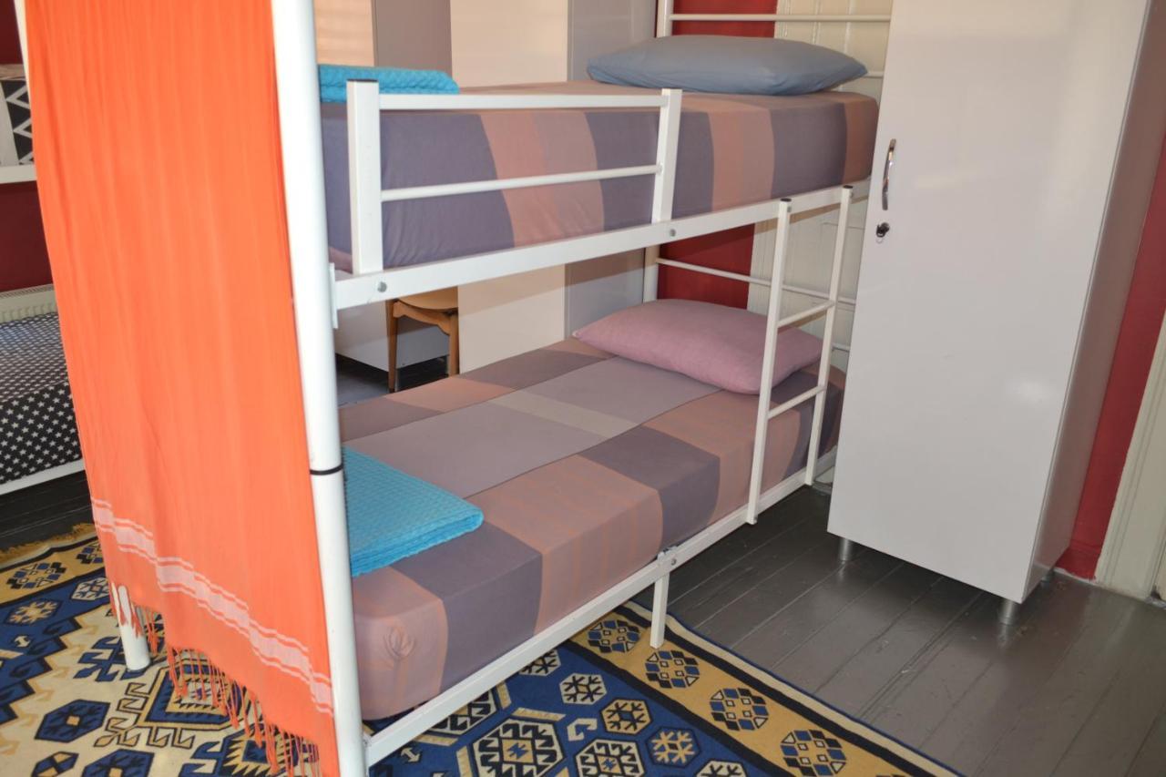 My Happy Home Hostel Измир Екстериор снимка