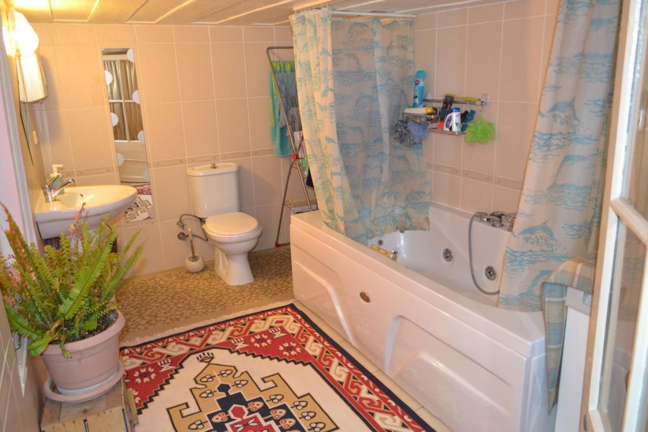 My Happy Home Hostel Измир Екстериор снимка