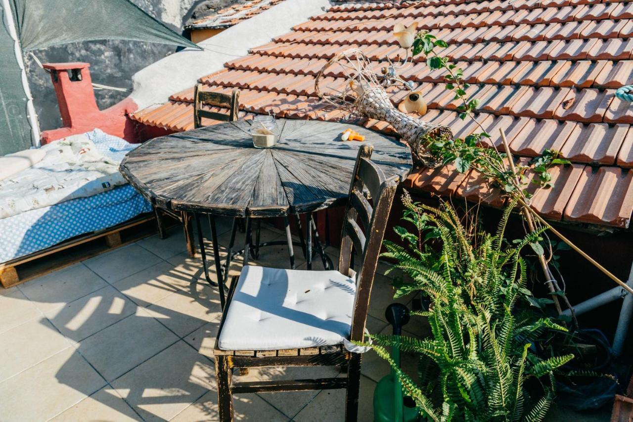 My Happy Home Hostel Измир Екстериор снимка