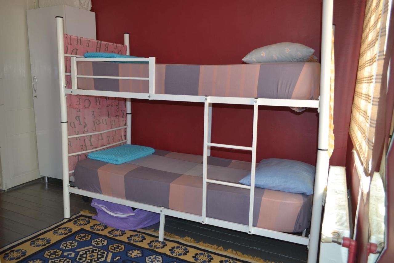 My Happy Home Hostel Измир Екстериор снимка